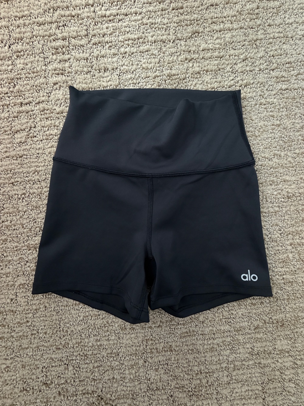 NWOT ALO Yoga Black High-Rise Bike Shorts